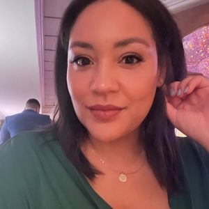 Meet your Posher, Desiree